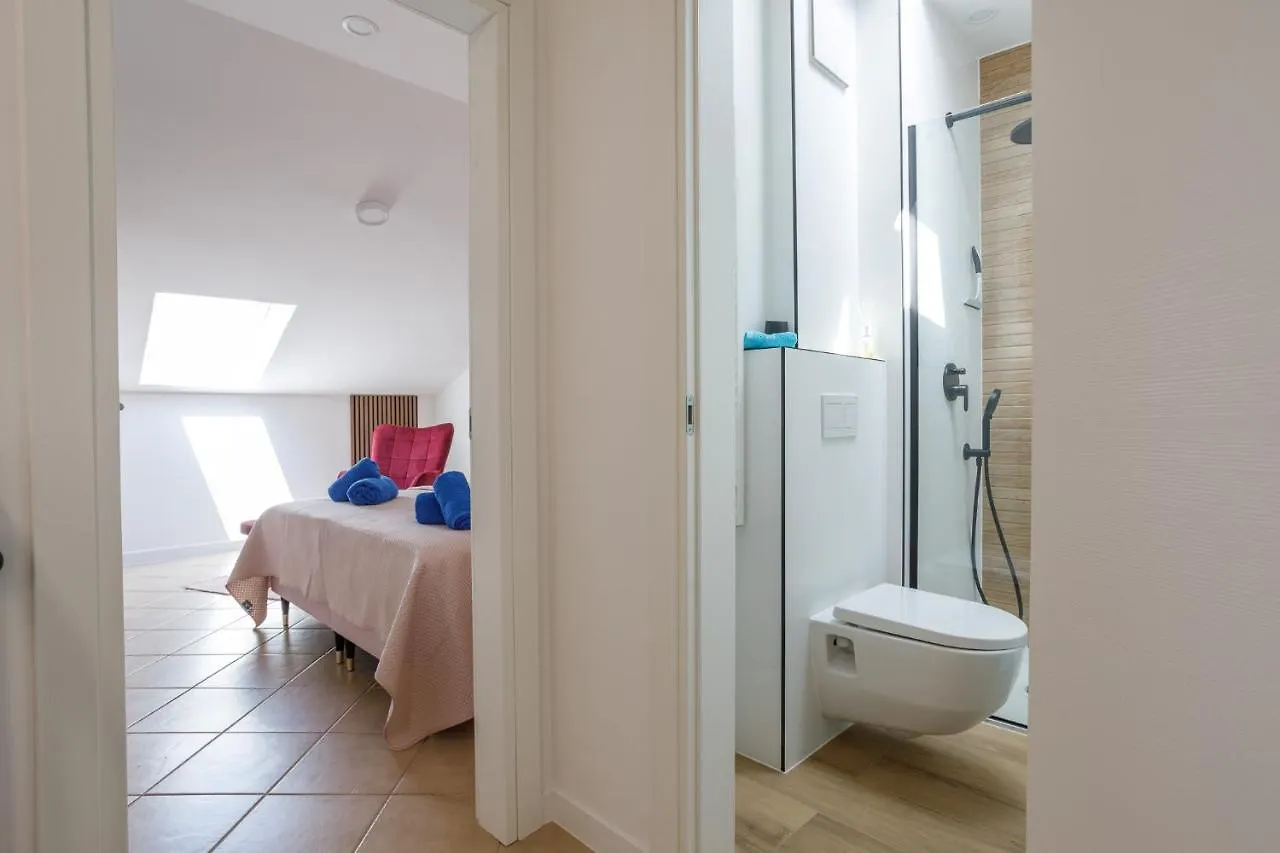 Apartmen Plus U Centru Blizu Plaze 니바이스 아파트