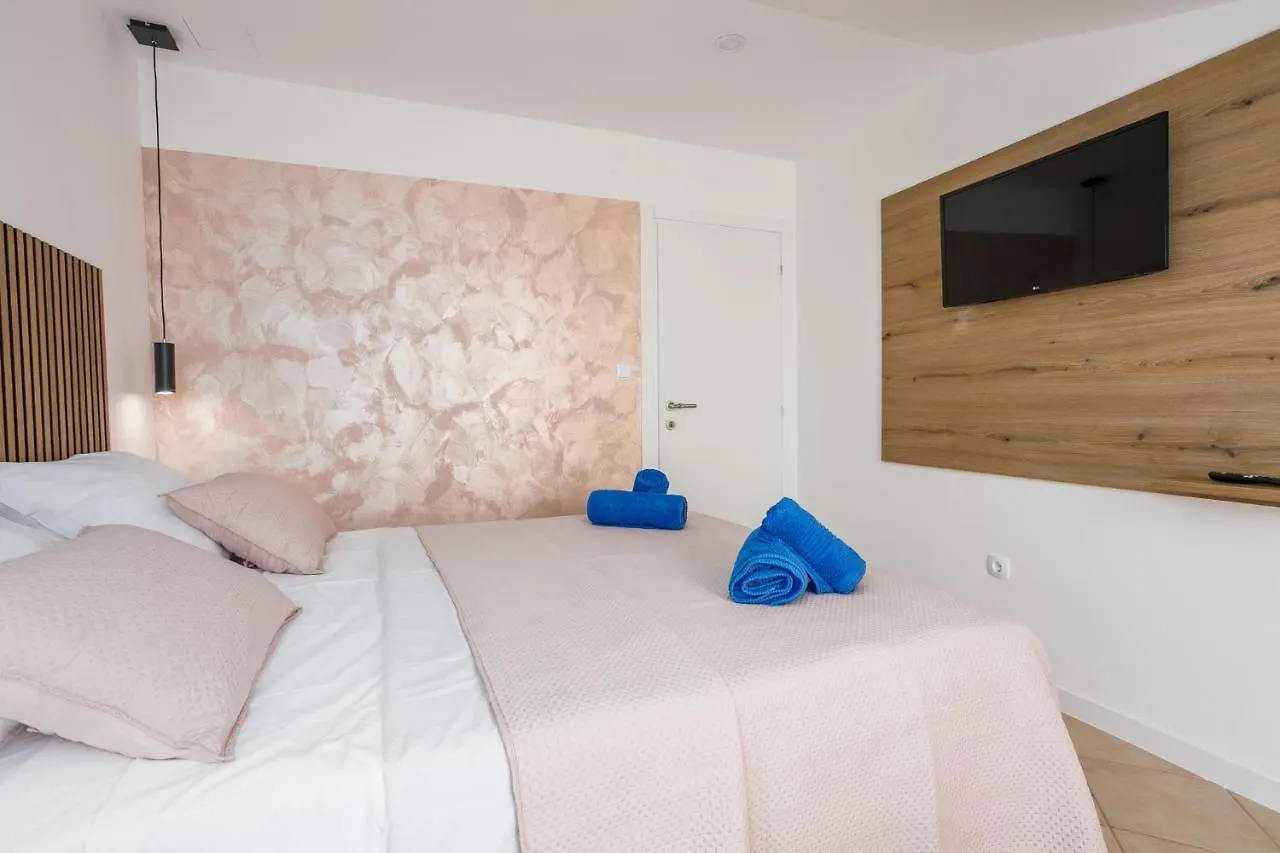Apartment Apartmen Plus U Centru Blizu Plaze Njivice Croatia