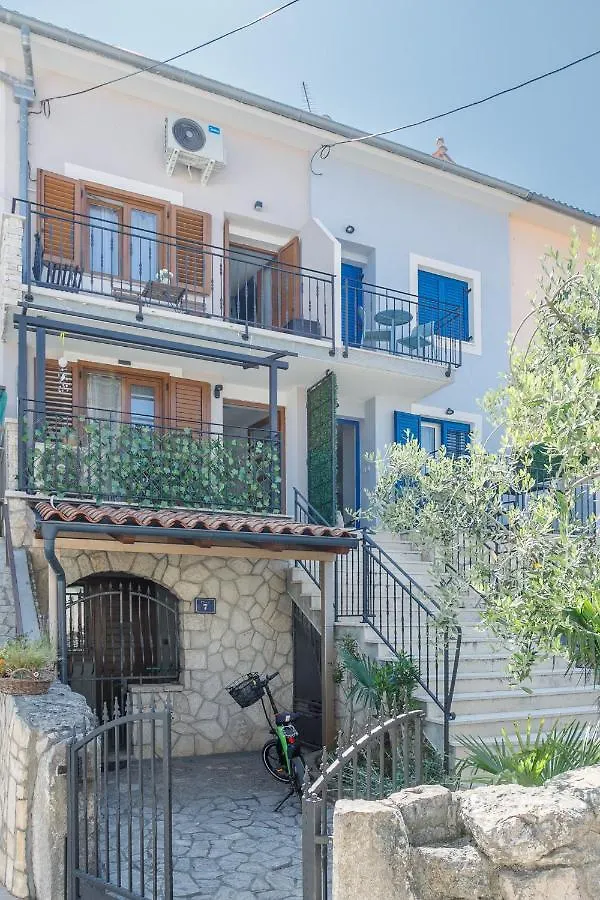 Apartmen Plus U Centru Blizu Plaze Njivice Croatia