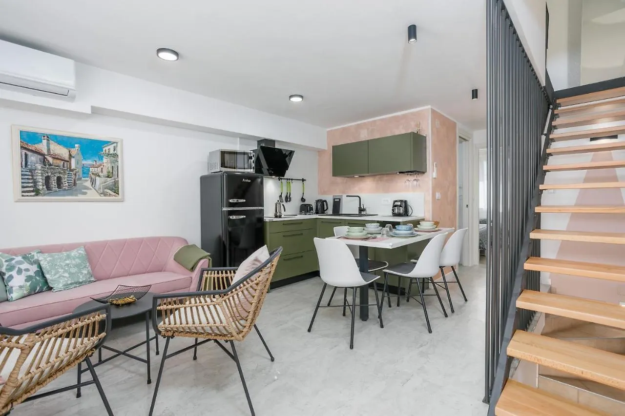 Apartmen Plus U Centru Blizu Plaze Njivice Apartment