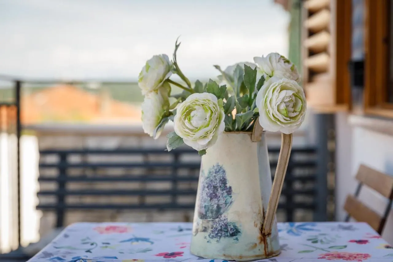 Apartmen Plus U Centru Blizu Plaze Njivice